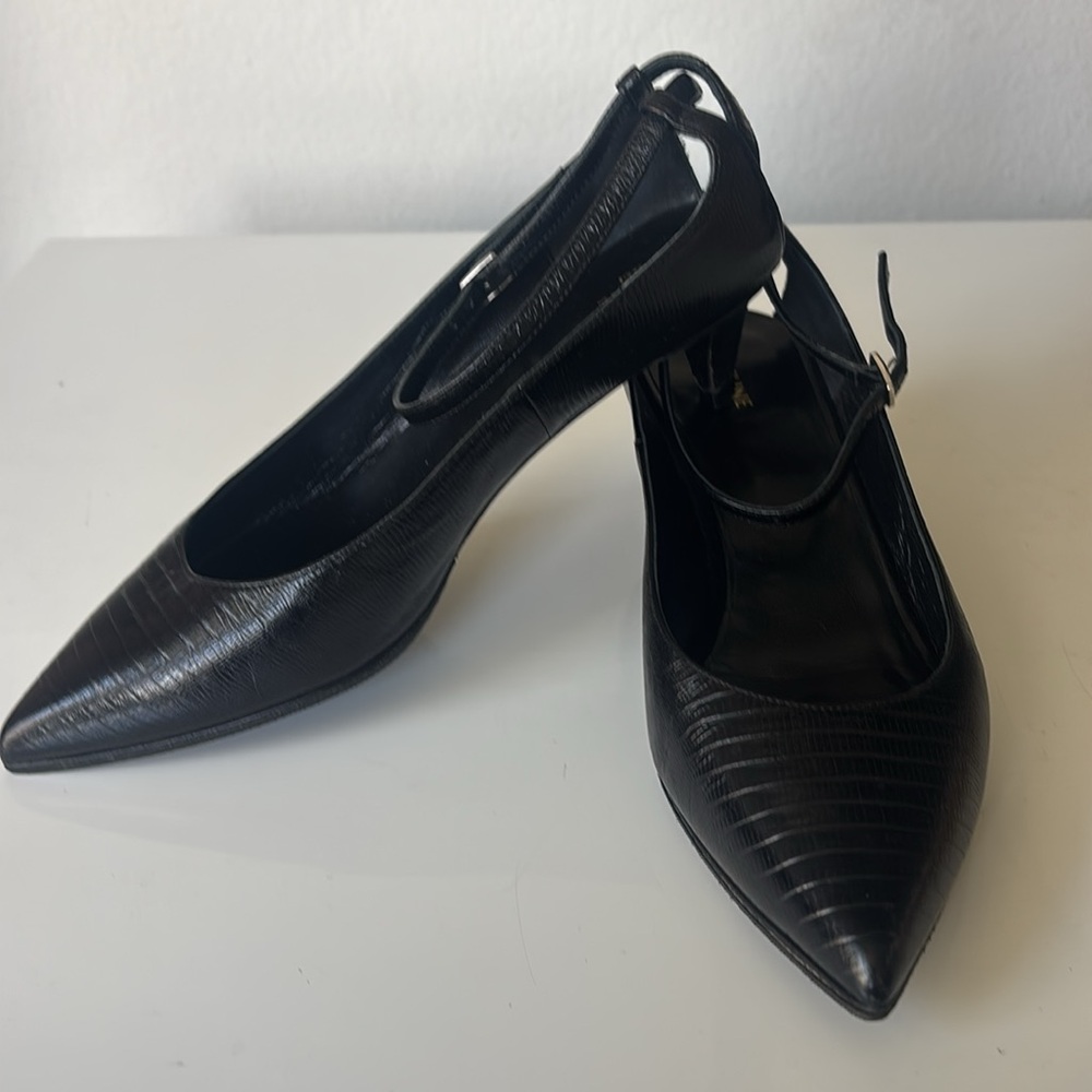 Celine Elegant Black kitten Heels with Sleek Design - Picture 10 of 13